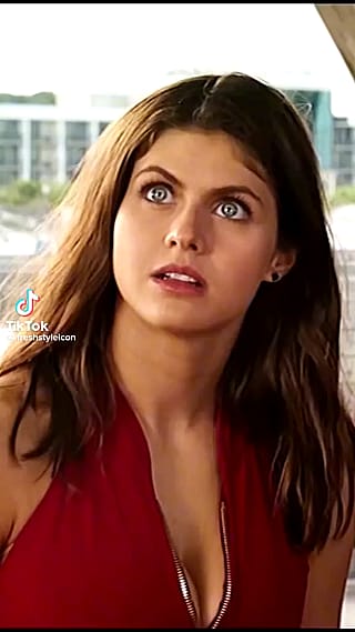 Alexandra daddario'