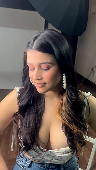 Mannara Chopra'