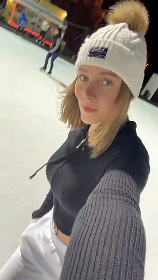 Do you think that ice skater girls are attractive? 😊'