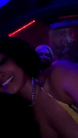 Shenseea strip club 2'