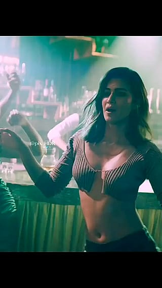 Kriti sanon short top 💦'