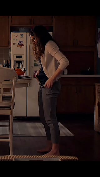 Kathryn Hahn - Mrs. Fletcher (S01E05)'