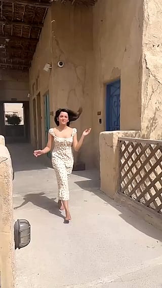 Sunkissed Shirley Setia!'
