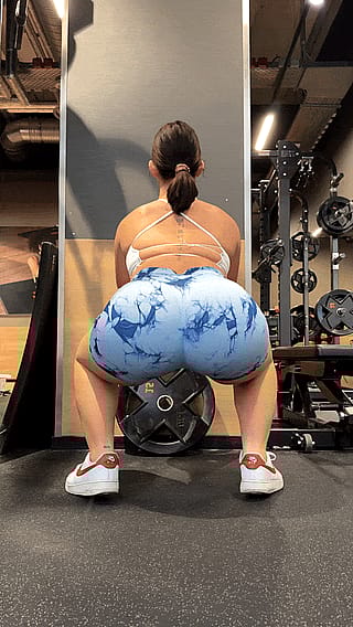 squats need to be done in shorts'