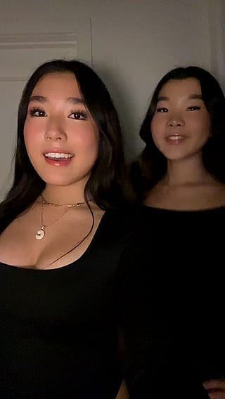 Two sexy girls🤤'