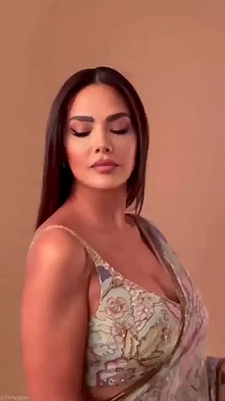 Esha Gupta'