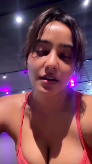 Neha Sharma'