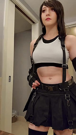 Jess Blaze Cosplay modeling Tifa Lockhart'