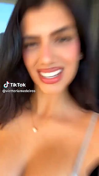 @victtoriamedeiros'