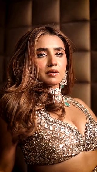 Roshni Walia'