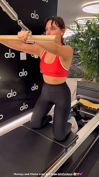 Dafne Keen working out'