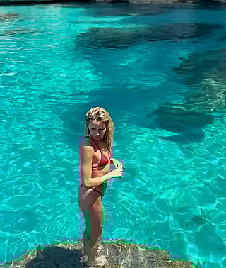 Shantel VanSanten'