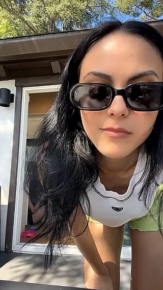 Camila Mendes'