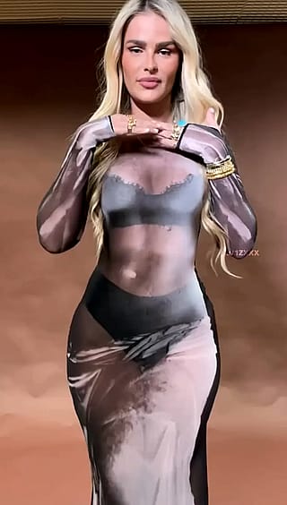 Yasmin Brunet (@yasminbrunet)'