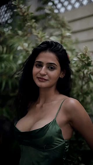 Diksha Singh'