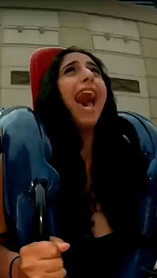 Roller coaster cleavage'